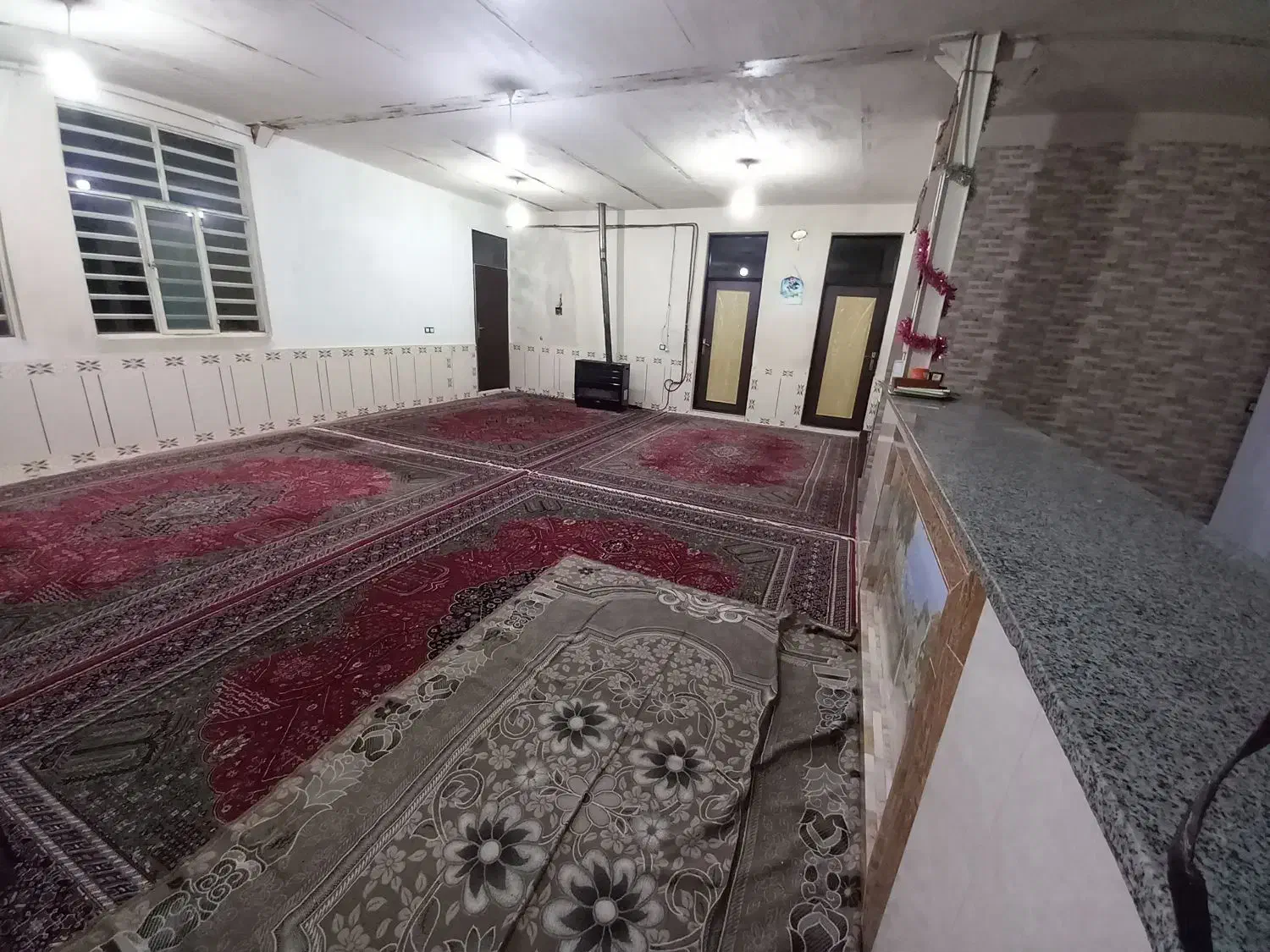 خانه ویلایی با تمام امکانات درمسیر کوهدشت به شیرز|اجارهٔ کوتاهمدت آپارتمان و سوئیت|کوهدشت, |دیوار