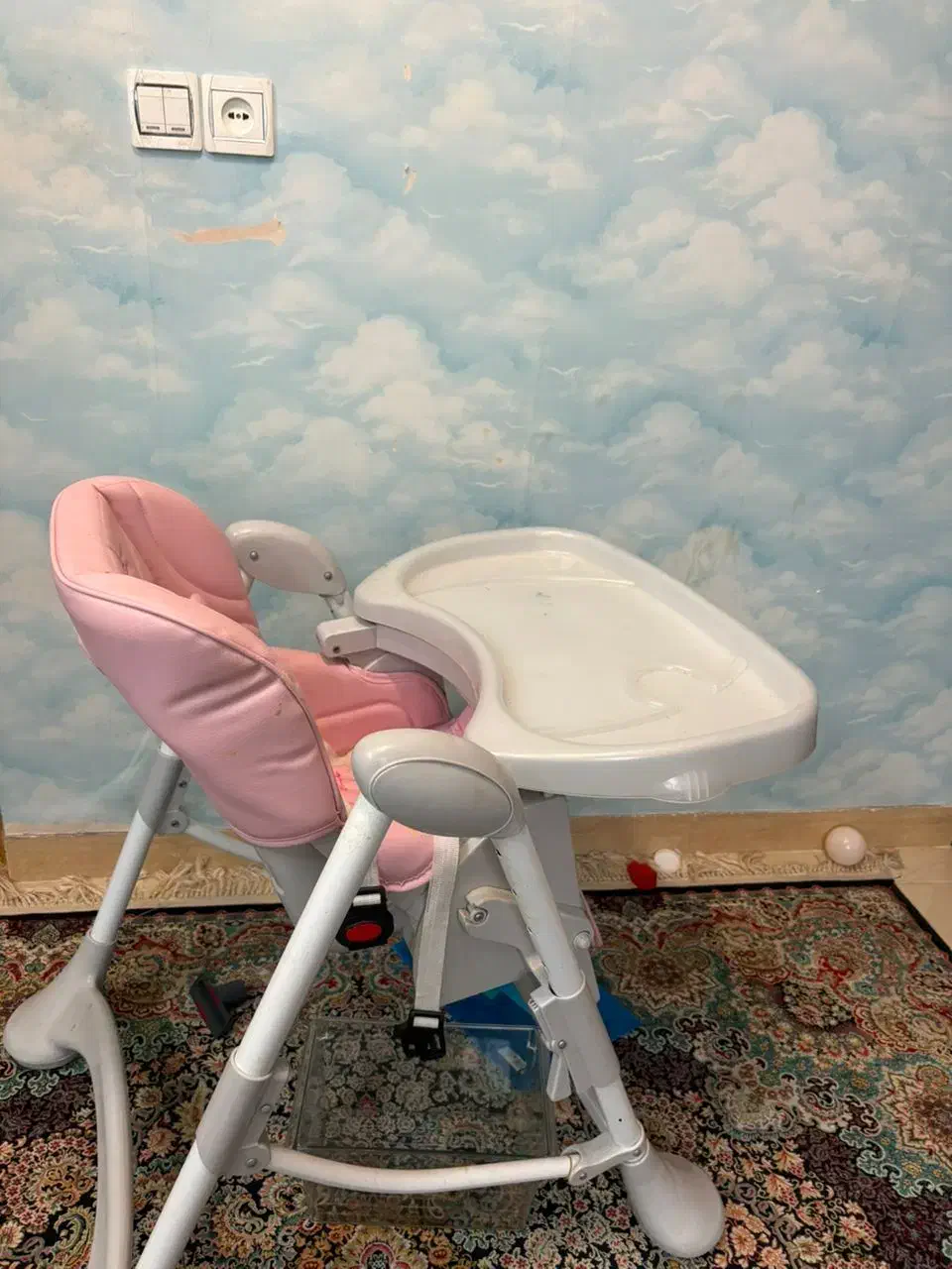 میز غذا خوری کودک مارک زویه|اسباب و اثاث بچه|سیاهکل, |دیوار