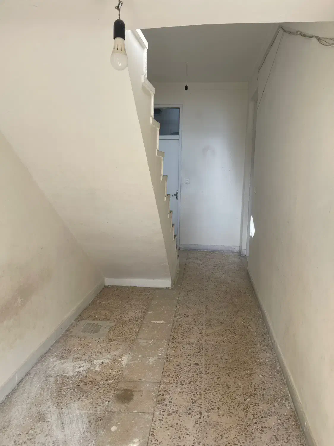 فروش‌یا‌رهن‌و‌اجاره‌ی‌خانه‌ویلایی‌‌‌‌یه‌طبقه‌نیم|اجارهٔ خانه و ویلا|قزوین, |دیوار