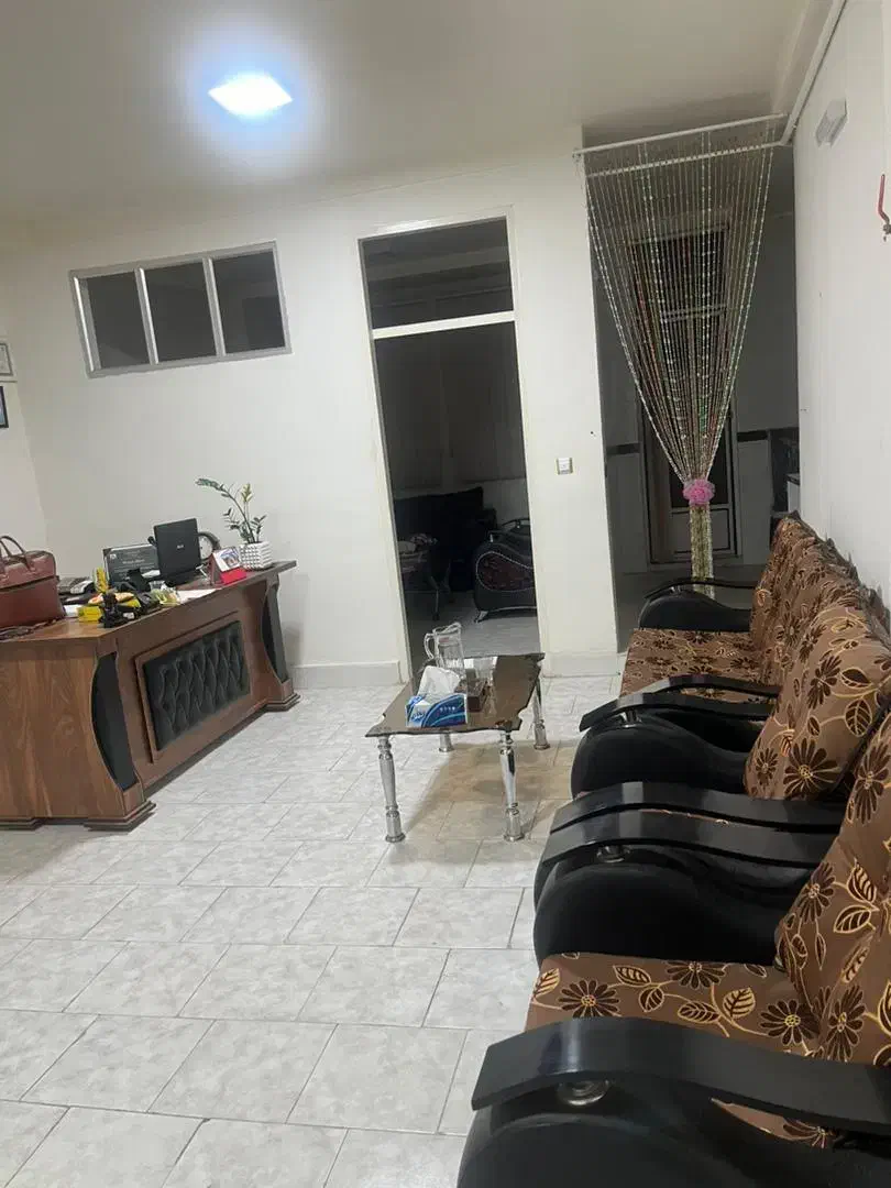 دفتر کار|اجارهٔ دفتر کار، اتاق اداری، مطب|میانه, |دیوار