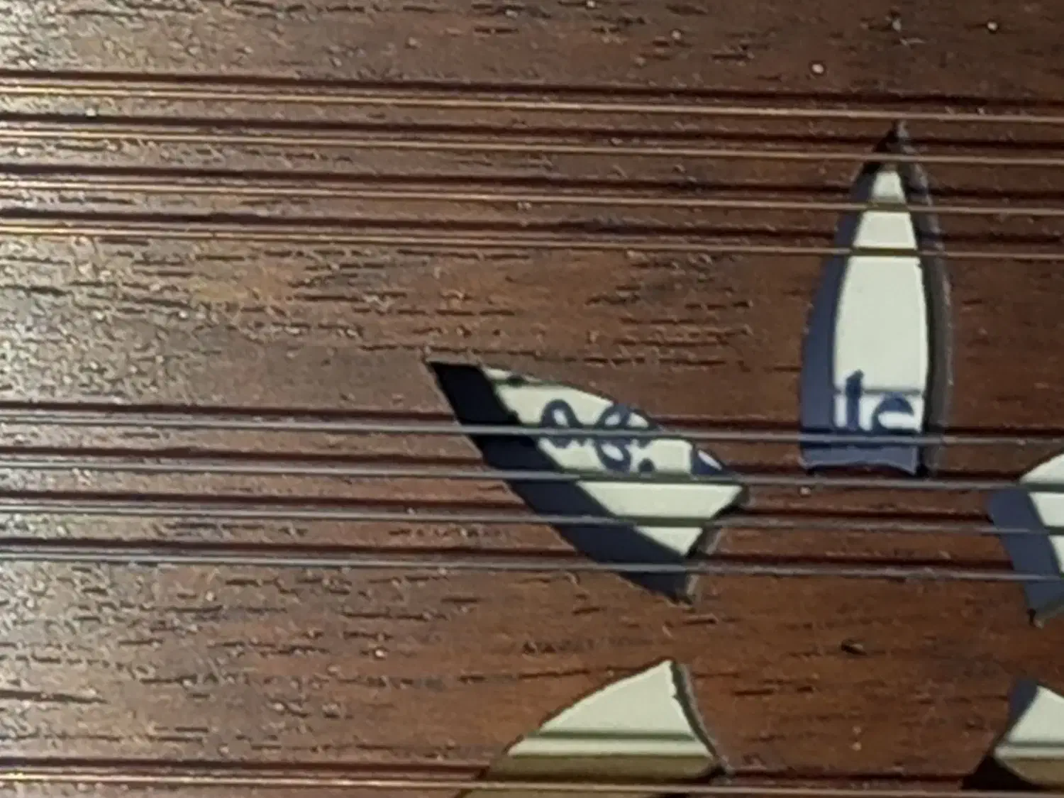 سنتورحرفه ای علی بهمنی|سازهای سنتی|کرج, فاز ۳ گوهردشت|دیوار