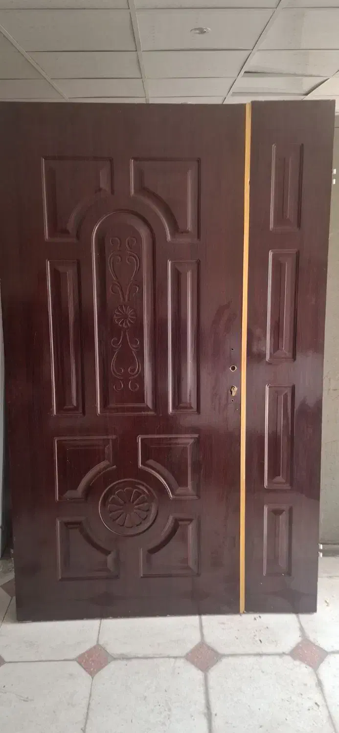 درب چوبی دولنگه روکش ملامین|مصالح و تجهیزات ساختمان|کرمان, |دیوار