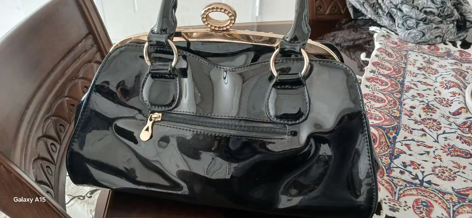 کیف|کیف، کفش، کمربند|نیشابور, هفده شهریور|دیوار