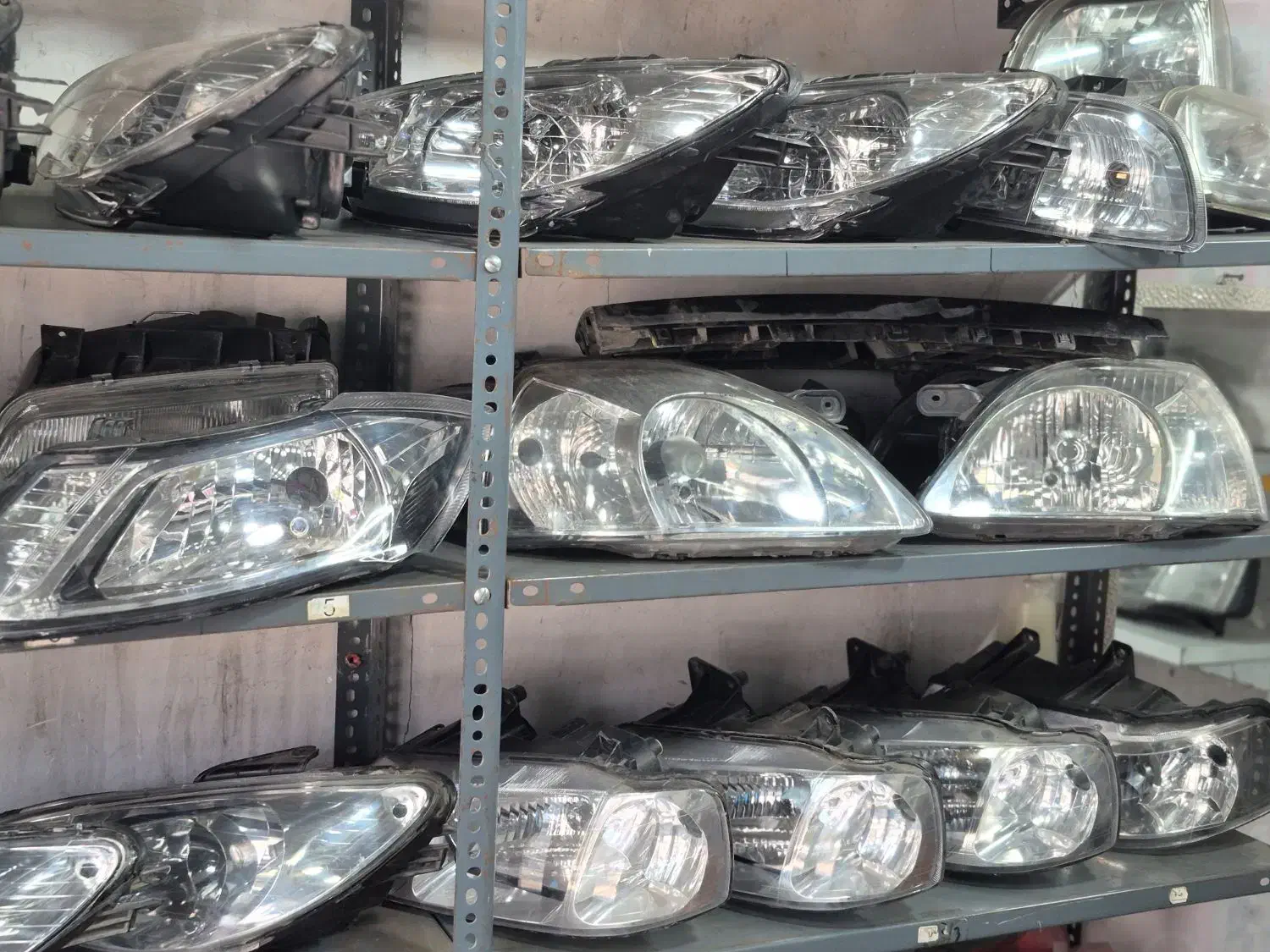 استوک قطعات چراغ سپر|قطعات یدکی و لوازم جانبی|مشهد, کوی المهدی|دیوار