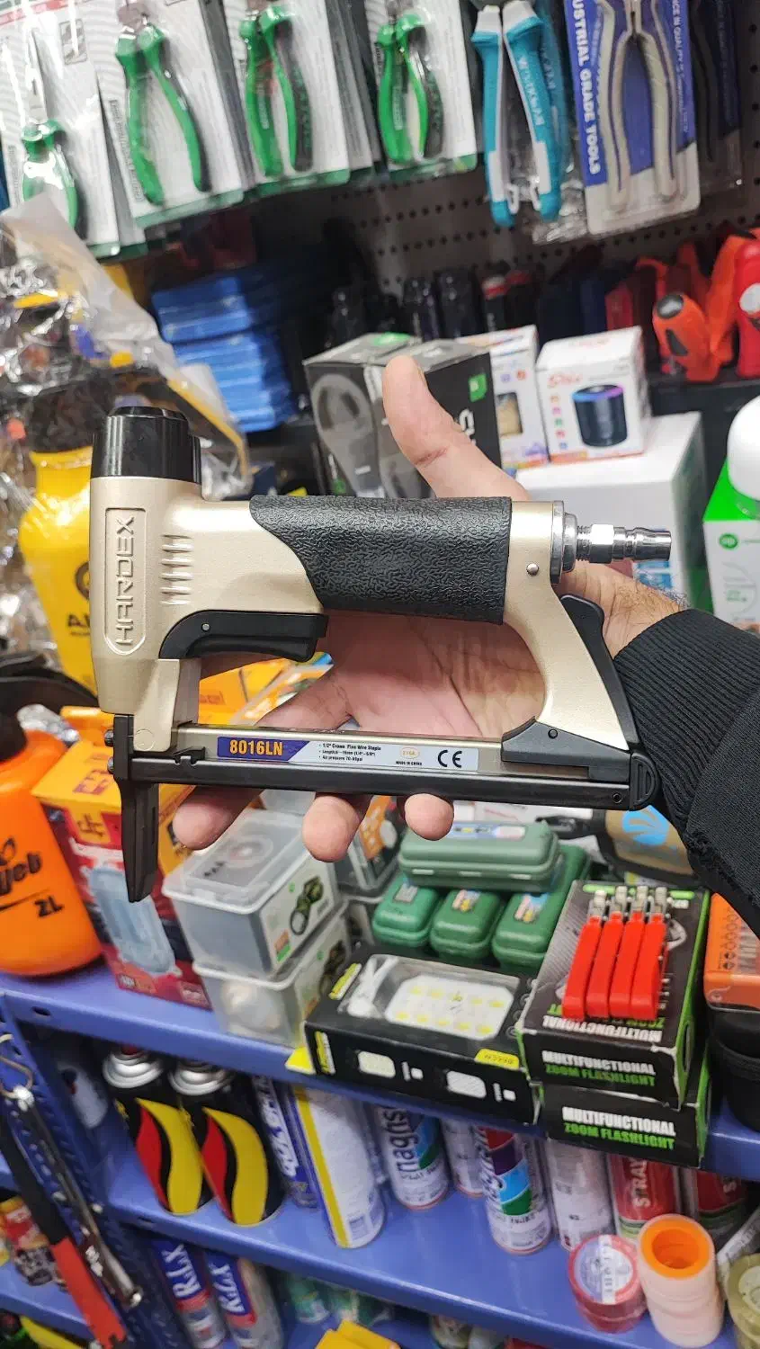 منگنه کوب بادی دماغه بلند کلاغی در ابزار سناتور|ابزارآلات|اصفهان, کشاورزی|دیوار