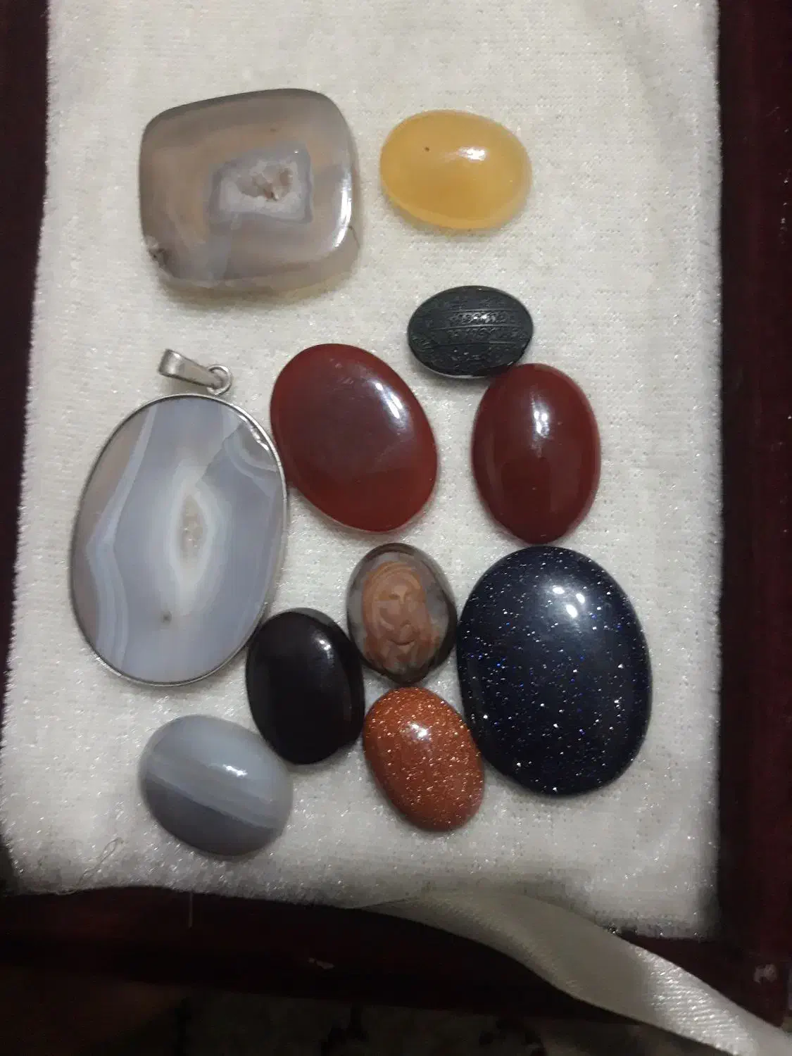 سنگ انگشتر|جواهرات|سمنان, |دیوار