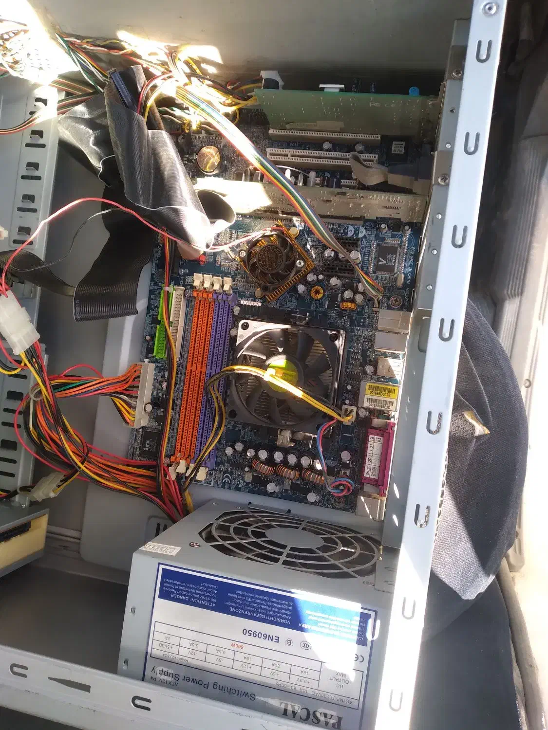 کیس مانیتور|رایانه رومیزی|همدان, |دیوار