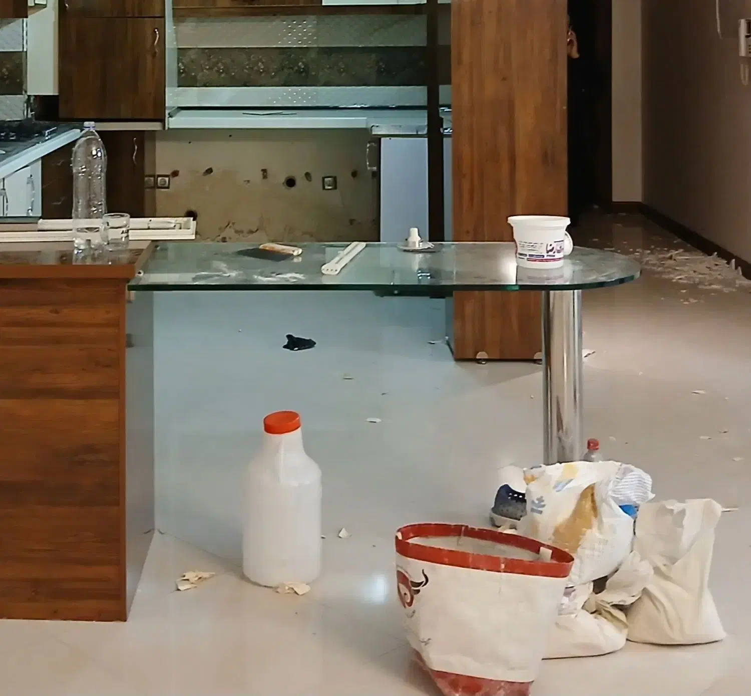 میز شیشه ای|میز و صندلی غذاخوری|مشهد, ایثارگران|دیوار