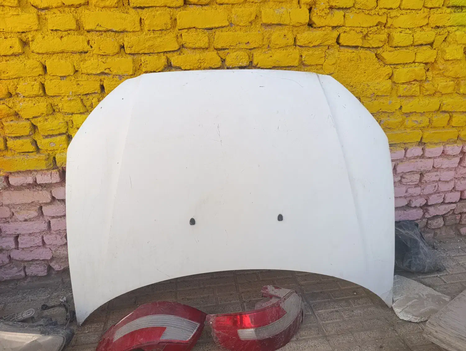 لوازم بدنه رانا|قطعات یدکی و لوازم جانبی|تربت جام, بیست متری منبع آب|دیوار