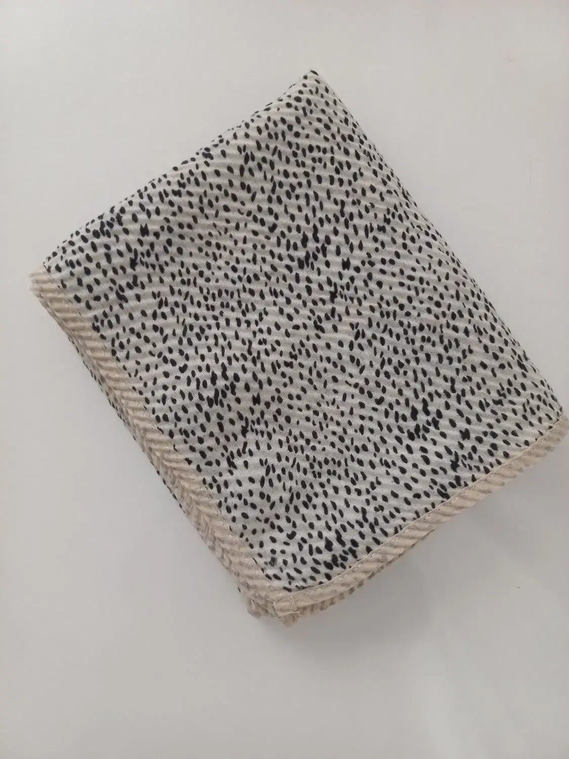 پلیسه دورگان طرح سنگی|لباس|نوشهر, |دیوار