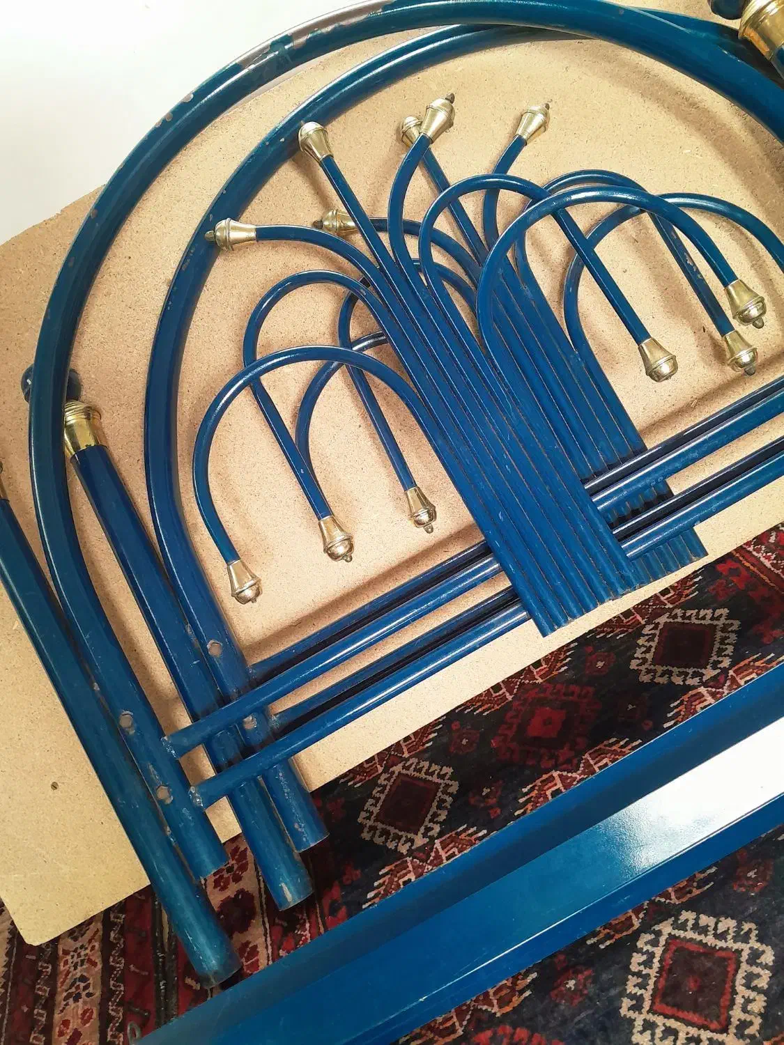 تخت فلزی یک نفره|تخت و سرویس خواب|سربیشه, |دیوار