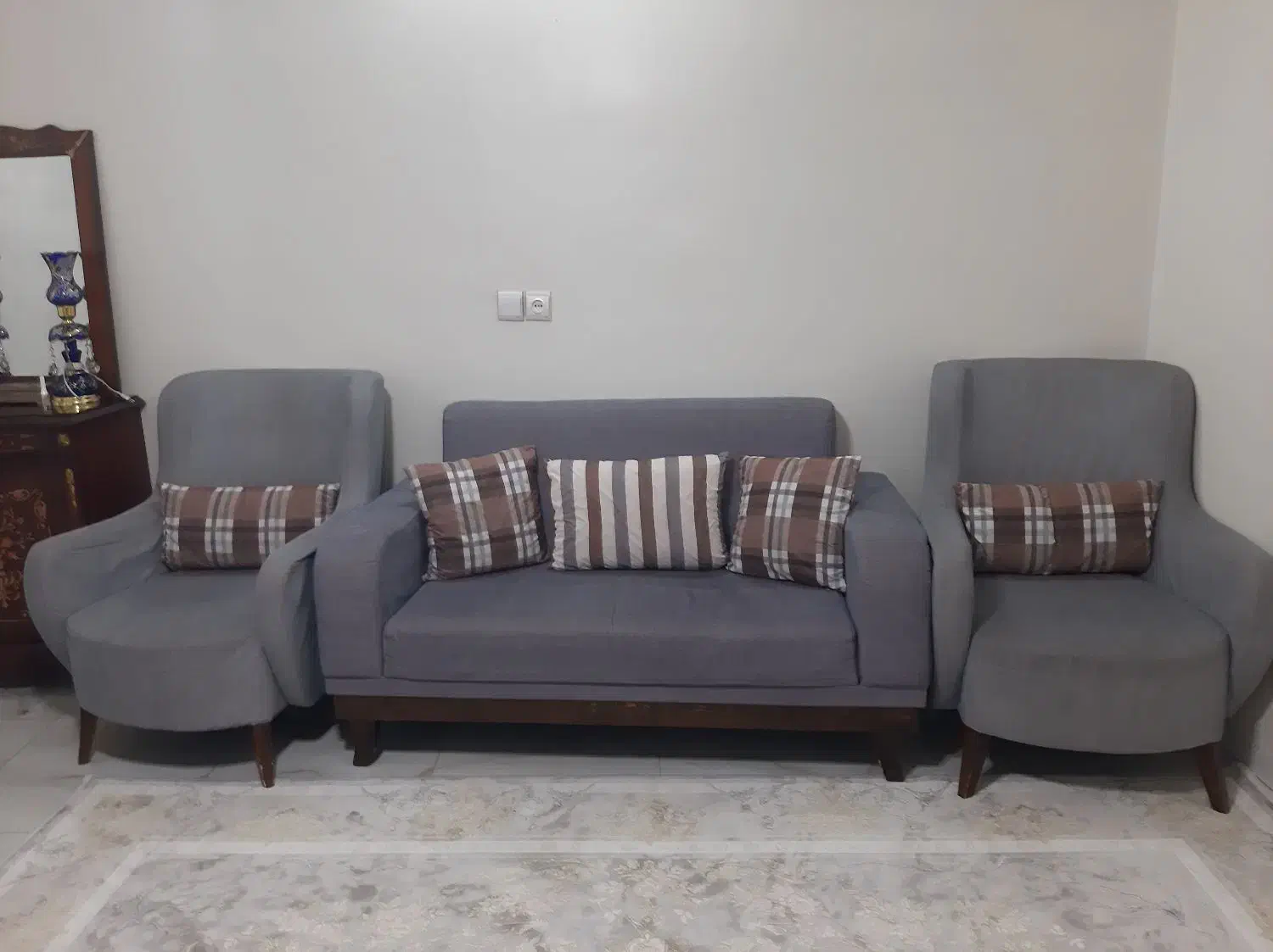 مبل راحتی ۷ نفره|مبلمان خانگی و میز عسلی|اسلام‌شهر, شهرک امام حسین (میان آباد)|دیوار