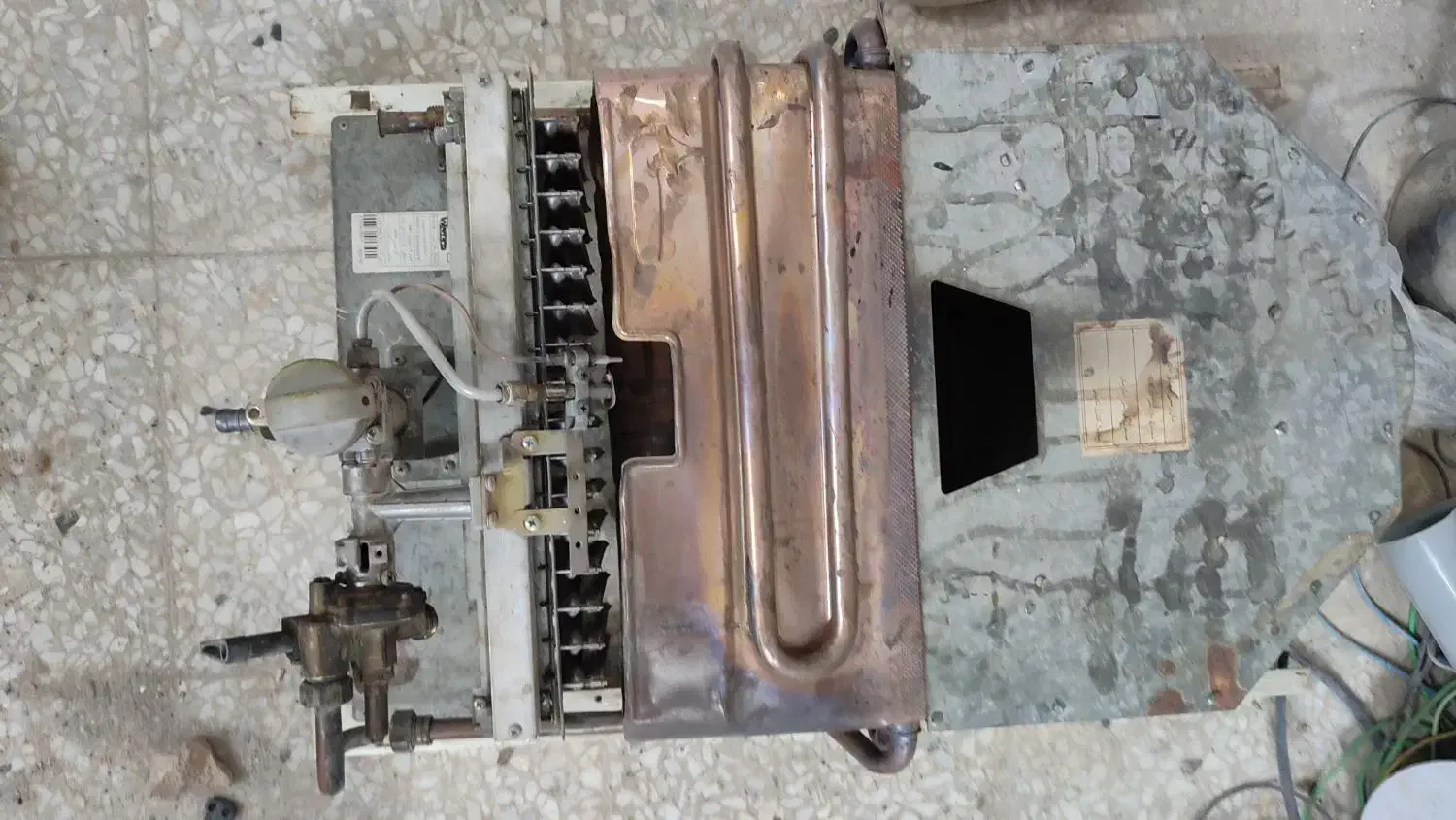 آبگرمکن دیواری بوتان جدید3118|آبگرمکن، پکیج، شوفاژ|فلاورجان, |دیوار