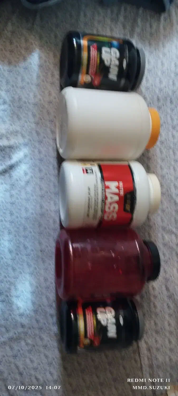 بیش از۱۰۰عددباسایزاندازه وجنس گوناگون.|ظروف نگهدارنده، پلاستیکی، یکبارمصرف|میانه, |دیوار