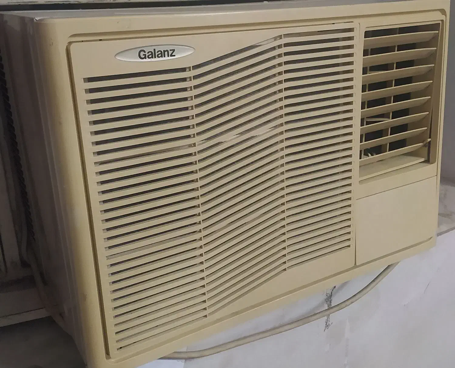 کولر پنجره ای|کولر گازی و فن‌کوئل|گنبد کاووس, |دیوار