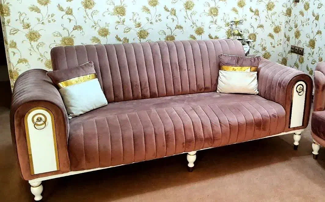 میز تلوزیون مبل راحتی چستر میز جلو مبلی میز عسلی|مبلمان خانگی و میز عسلی|قم, نخودی|دیوار