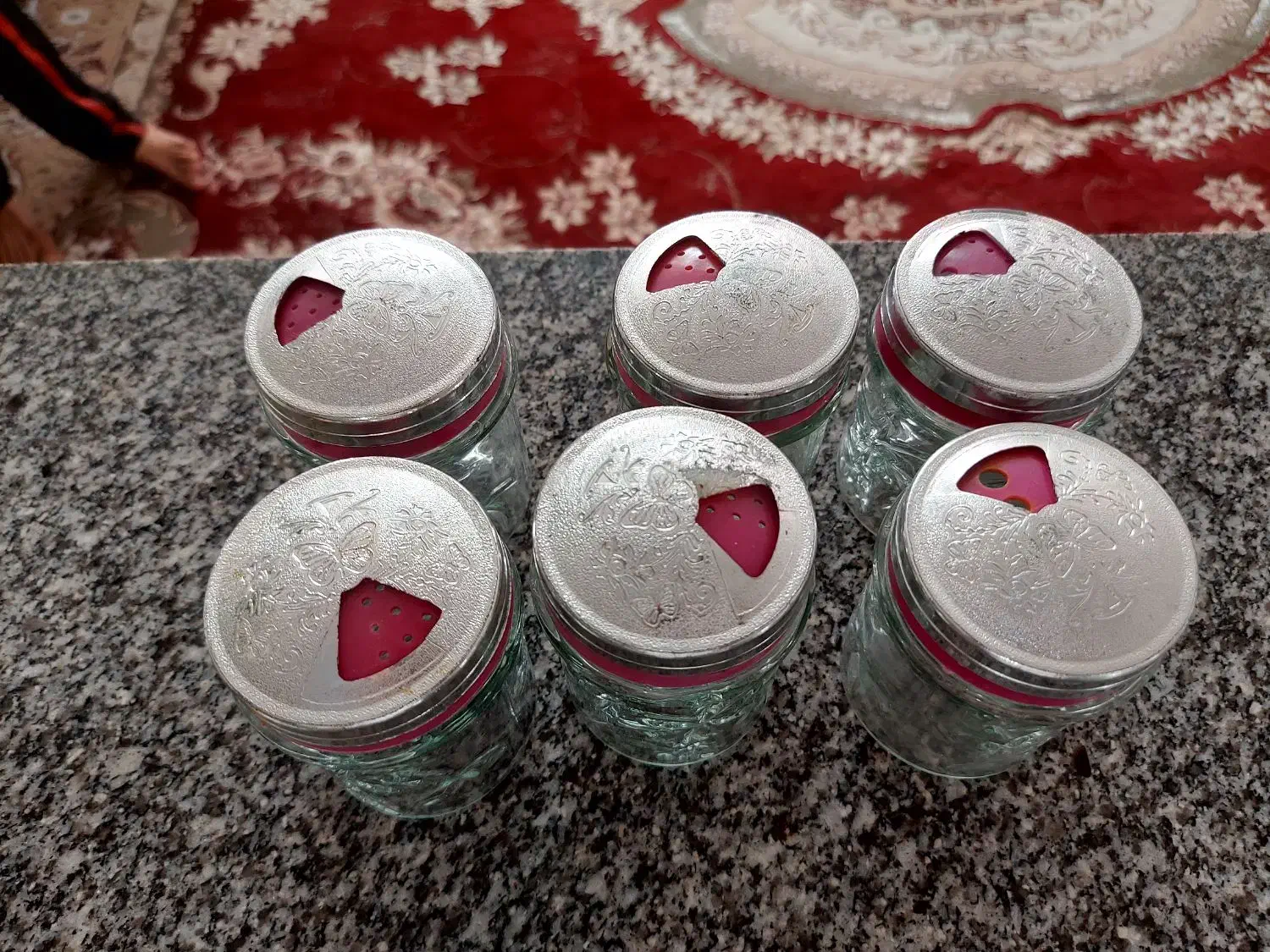 در حد نو جا ادویه|ظروف پخت‌وپز|گلبهار, شهر جدید گلبهار|دیوار