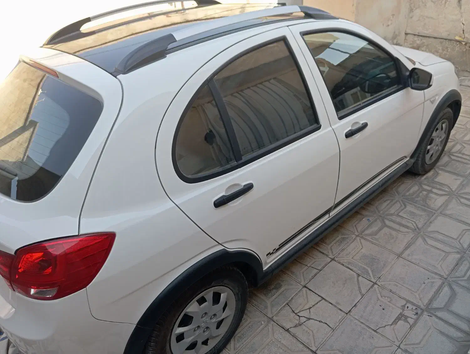 کویک R1402سقف مشکی|خودرو سواری و وانت|نورآباد ممسنی, |دیوار