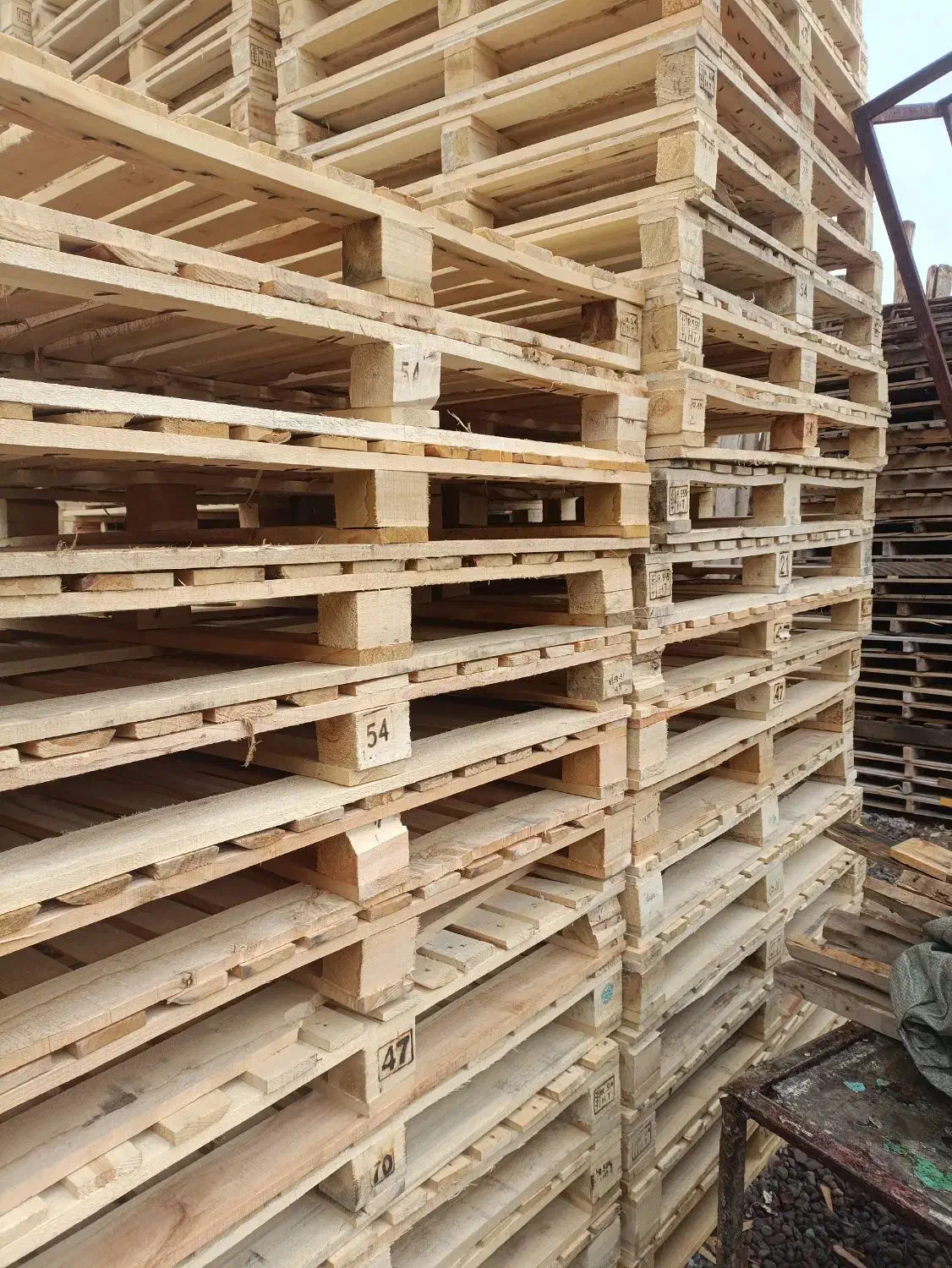 خرید فروش پالت چوبی و پلاستیکی|عمدهفروشی|صوفیان, |دیوار