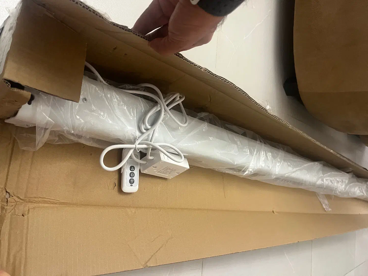 پرده نمایش برقی ویدئو پروژکتور سایز  250|تلویزیون و پروژکتور|قائم‌شهر, |دیوار