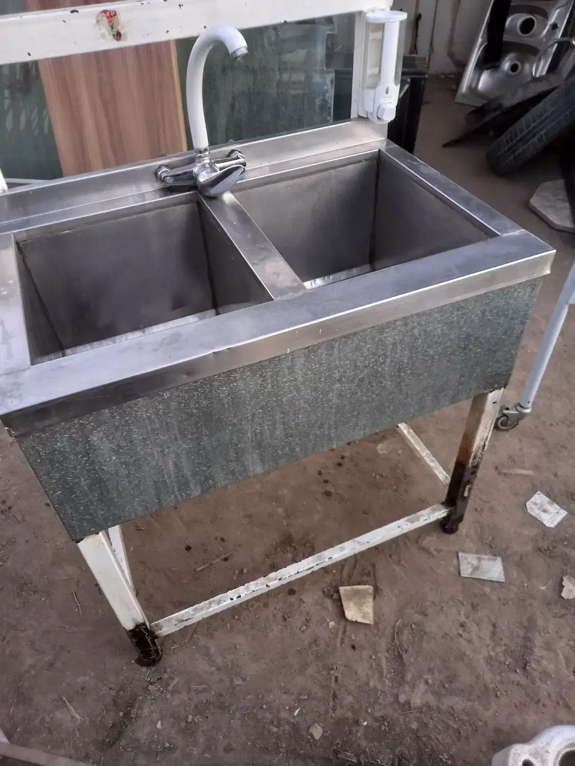 سینک دوقلوی صنعتی سالم وتمیز باشیر آبش|مصالح و تجهیزات ساختمان|مشهد, نیزه|دیوار
