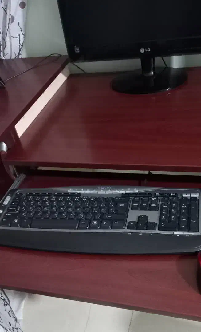 یک عدد کامپیوتر با میز و صندلی|رایانه رومیزی|شیراز, فخرآباد (دروازه کازرون)|دیوار