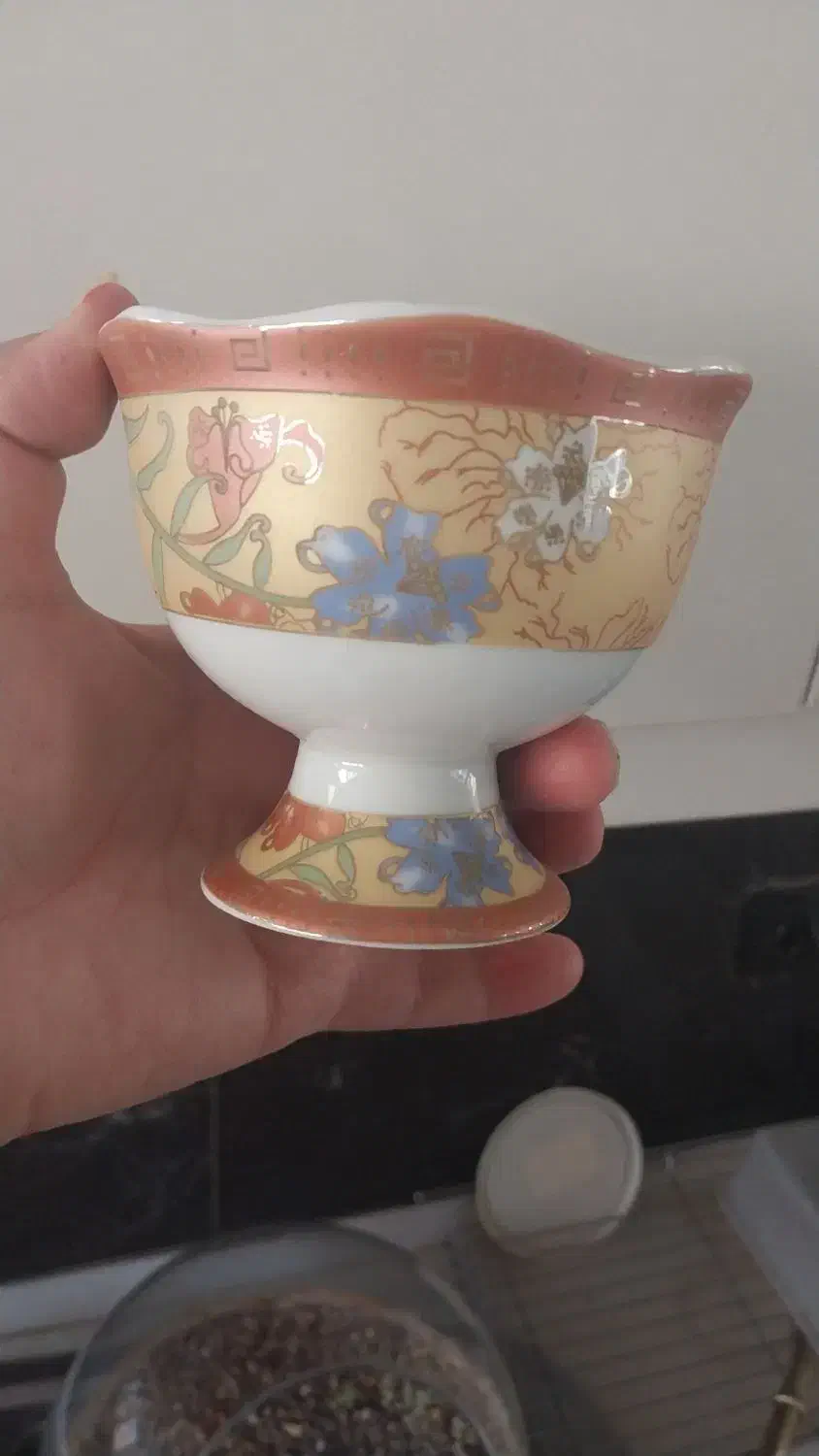 ظرفهای پایه دار|ظروف سرو و پذیرایی|اصفهان, ارغوانیه|دیوار