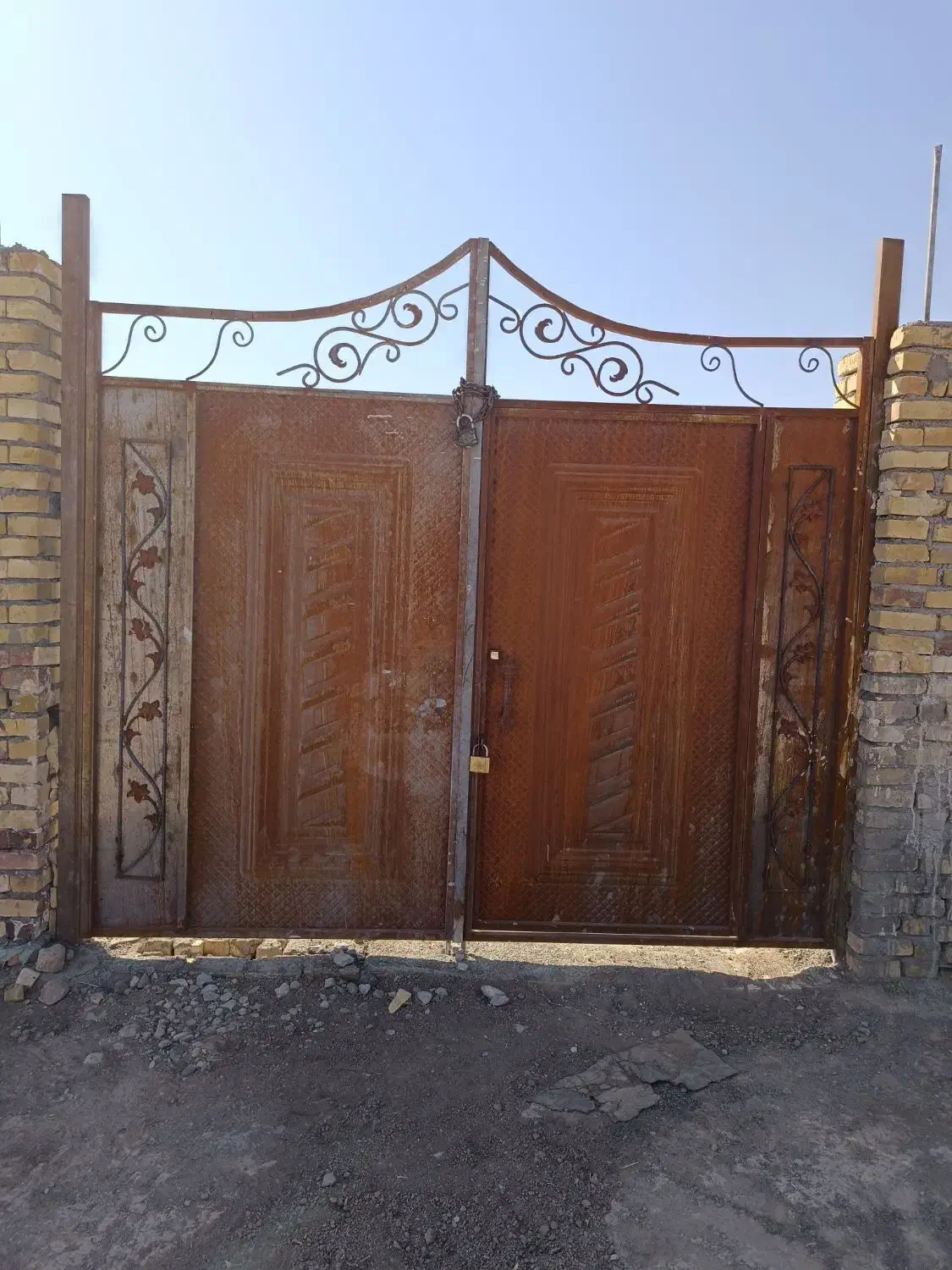 درب باغ وحیاط.تانکر نفت ۱۳۵۰لیتر.تانکر آب ۱۰۰۰لیتر|مصالح و تجهیزات ساختمان|زاوه, |دیوار