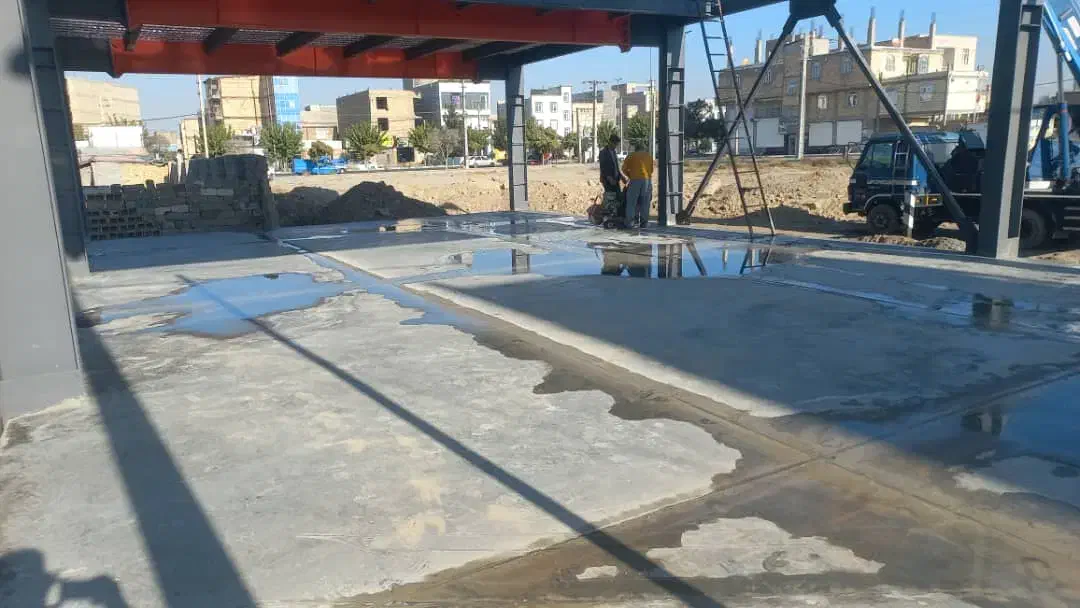 بتن ریزی ماله پروانه ای با تراز لیزری|خدمات پیشه و مهارت|کرمان, |دیوار