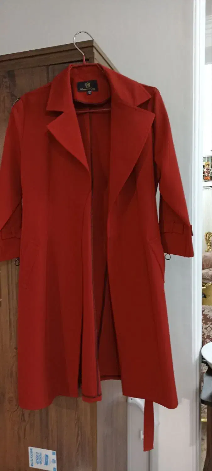 لباس مجلسی|لباس|رودهن, |دیوار