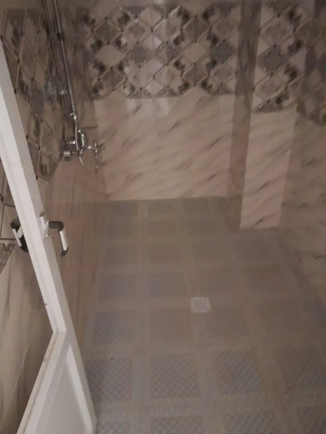 استاد کار کاشی وسرامیک ومزایک سنگ نماوپله هستم|خدمات پیشه و مهارت|بروجن, |دیوار