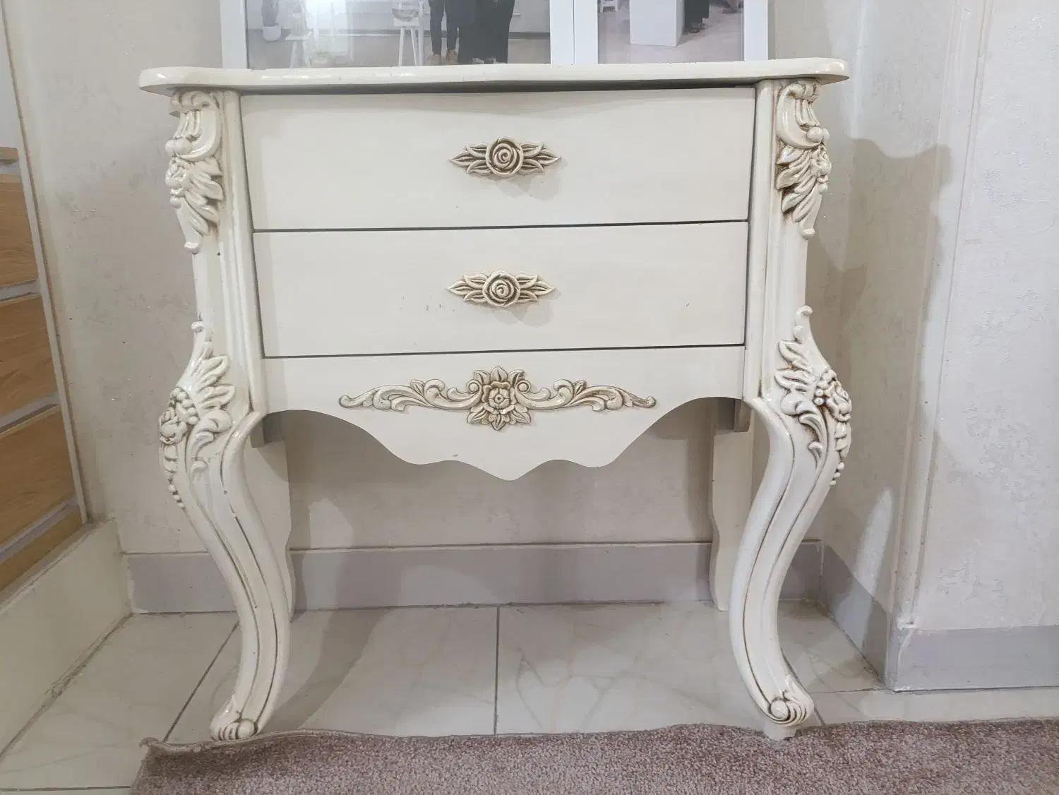 میز تک|بوفه، ویترین، کنسول|گلستان (تهران), |دیوار