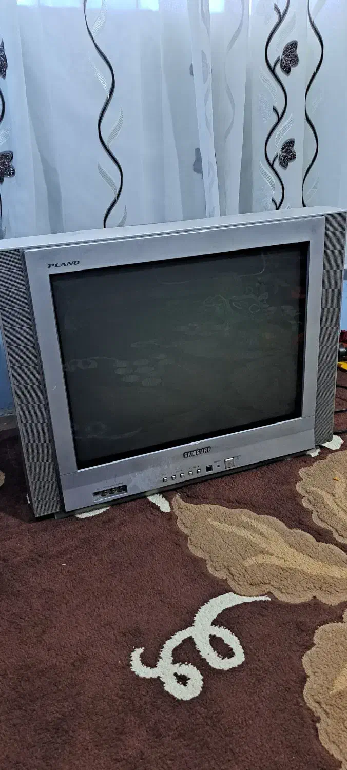 تلویزیون ۲۱ اینچ|تلویزیون و پروژکتور|رباط‌کریم, رباط‌کریم|دیوار