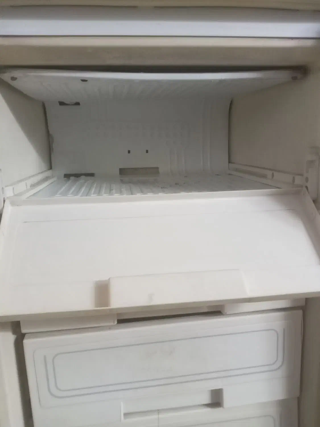 یخچال  تمام فریزر صحیح و سالم|یخچال و فریزر|قرچک, زیبا شهر|دیوار