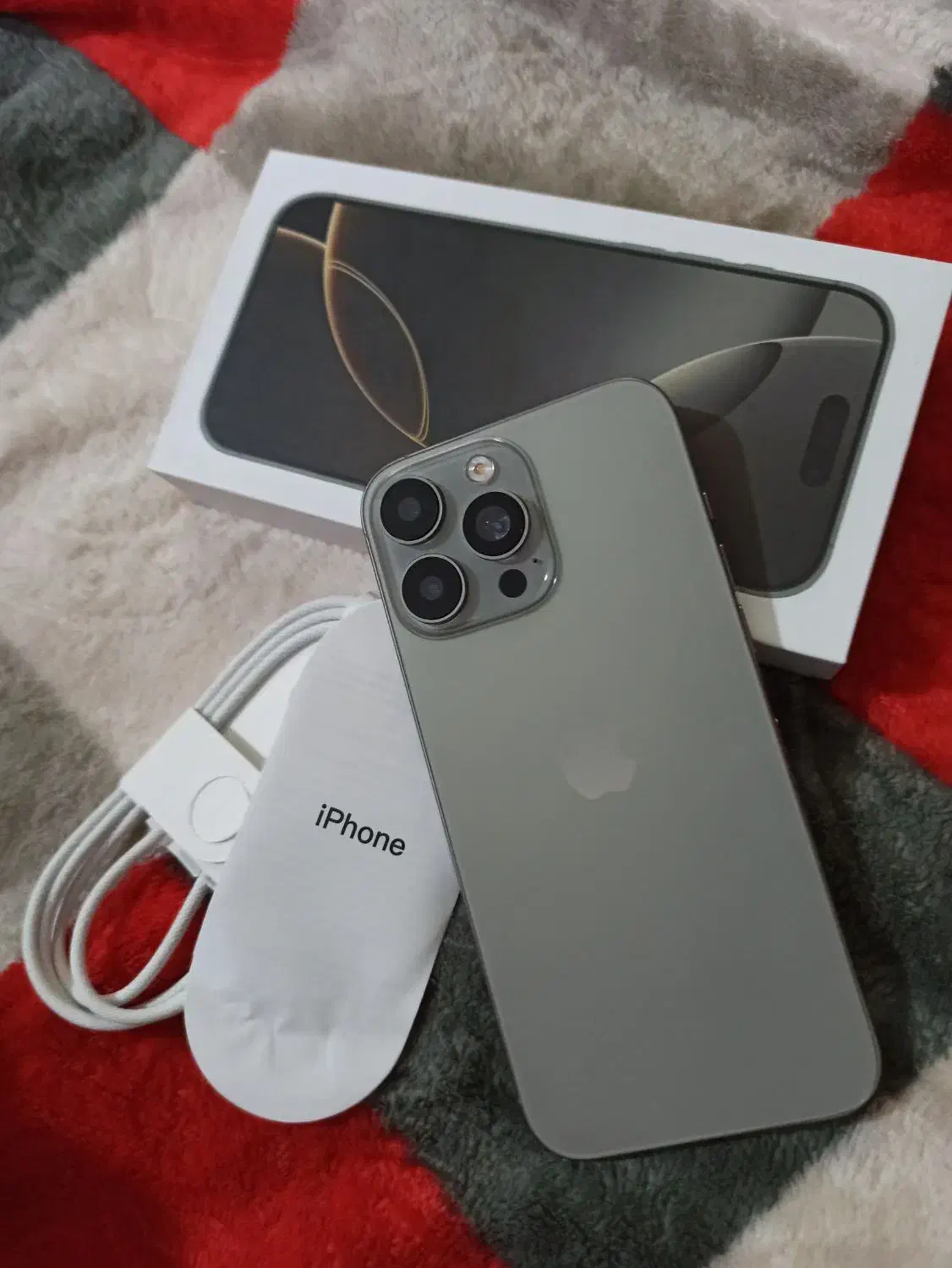 طرح iPhone 16 Pro Max.کی اس با حافظهٔ ۱ ترابایت|موبایل|قزوین, |دیوار