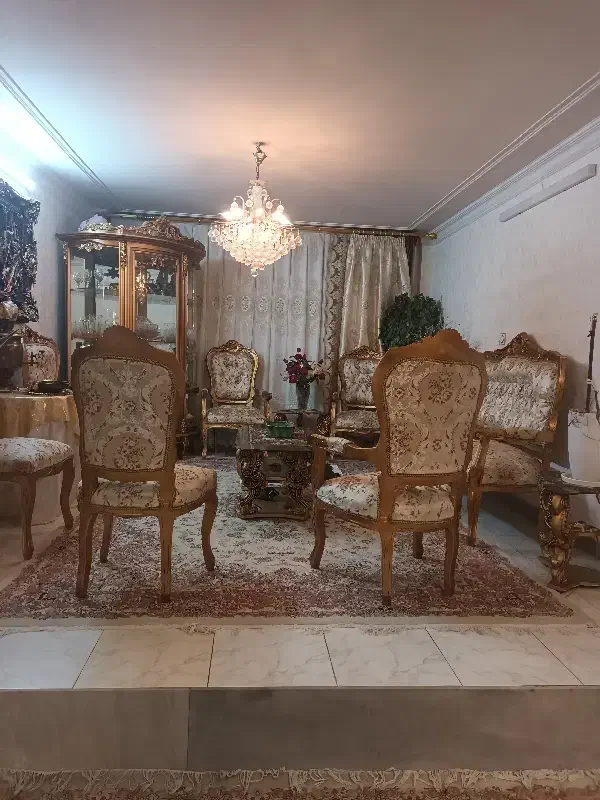 مبل ۹نفرسلطنتی کرم طلایی|مبلمان خانگی و میز عسلی|تهران, افسریه شمالی|دیوار