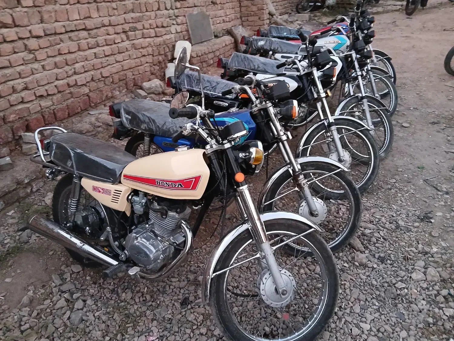 موتورسیکلت هوندا 125 مزایده ای (پارکینگی)|موتورسیکلت|کرمان, |دیوار