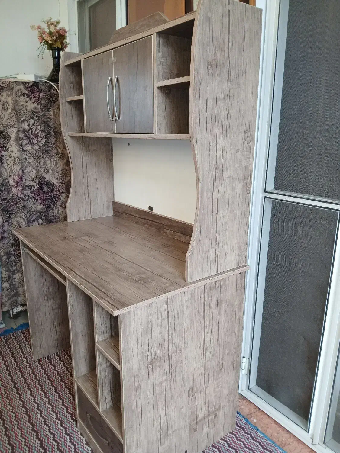 میز تحریر و کامپیوتر|میز تحریر و کامپیوتر|چالوس, |دیوار