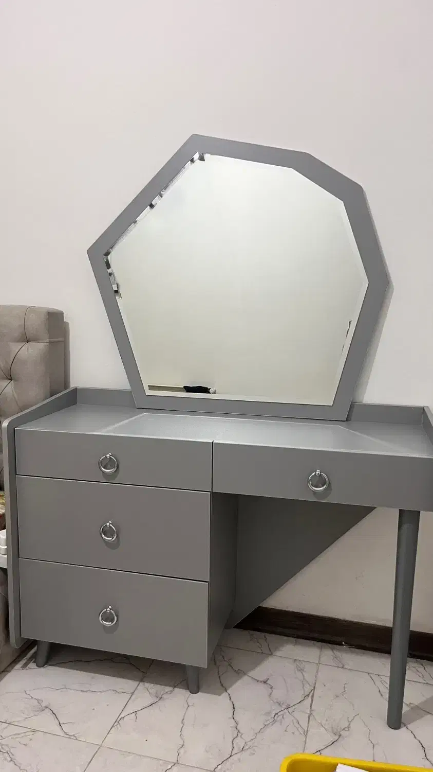 میز آرایش و پاتختی|مبلمان خانگی و میز عسلی|آمل, |دیوار