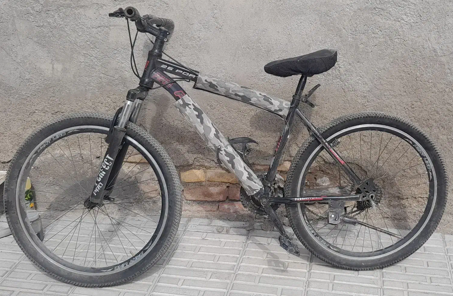 دوچرخه بسیار تمیز در حده نو فروشی بافت|دوچرخه، اسکیت، اسکوتر|بافت, |دیوار