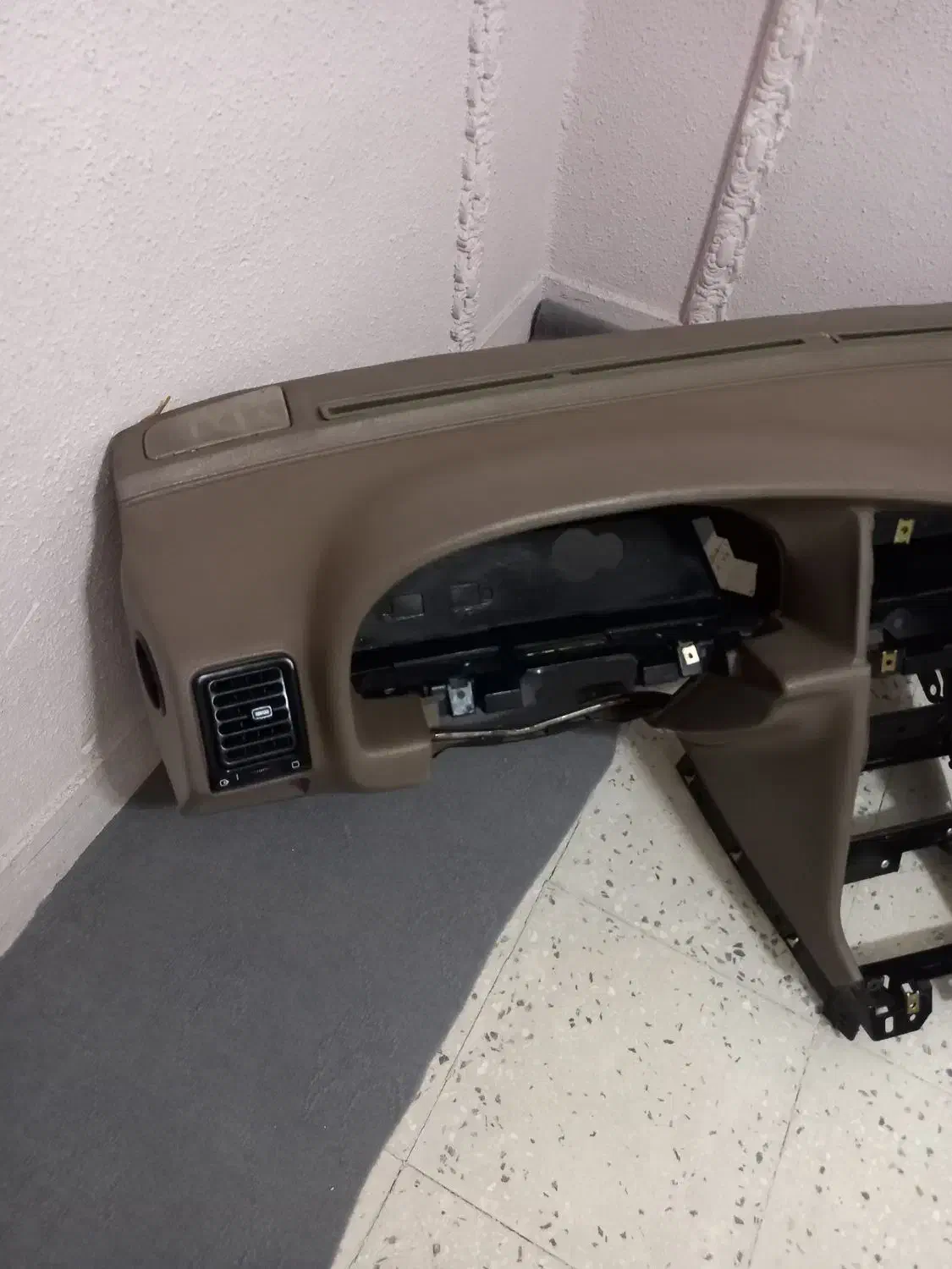 داشپورت کرم قدیم اصلی|قطعات یدکی و لوازم جانبی|کرمانشاه, |دیوار