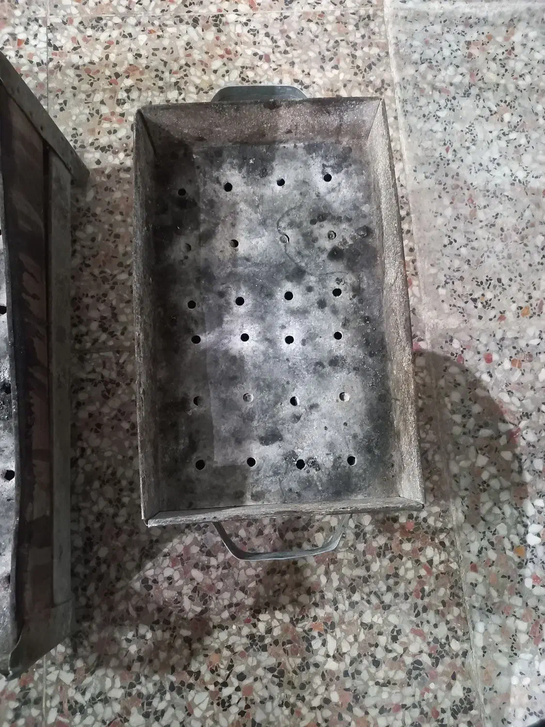 منقل کوچک و بزرگ و یک عدد فن|اجاق گاز و لوازم برقی پختوپز|شیراز, میانرود|دیوار