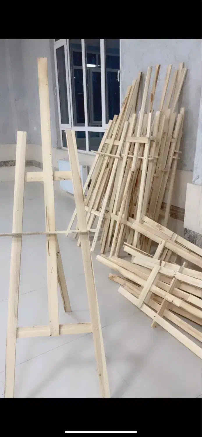 سه پایه بوم نقاشی و تاج گل|لوازم التحریر|سنندج, |دیوار