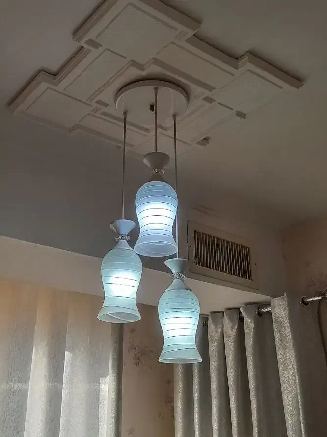 لوستر سه شاخه|لوستر و چراغ آویز|کرج, بنیاد|دیوار