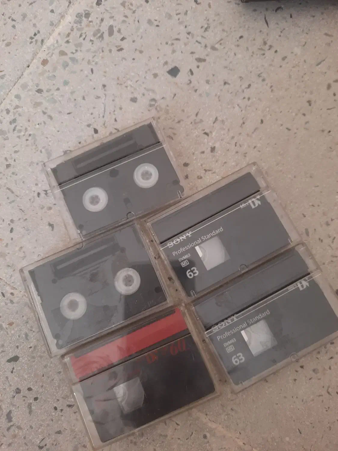 ۵ حلقه فیلم دوربین|دوربین عکاسی و فیلم‌برداری|هشتگرد, فاز ۷ مهستان|دیوار