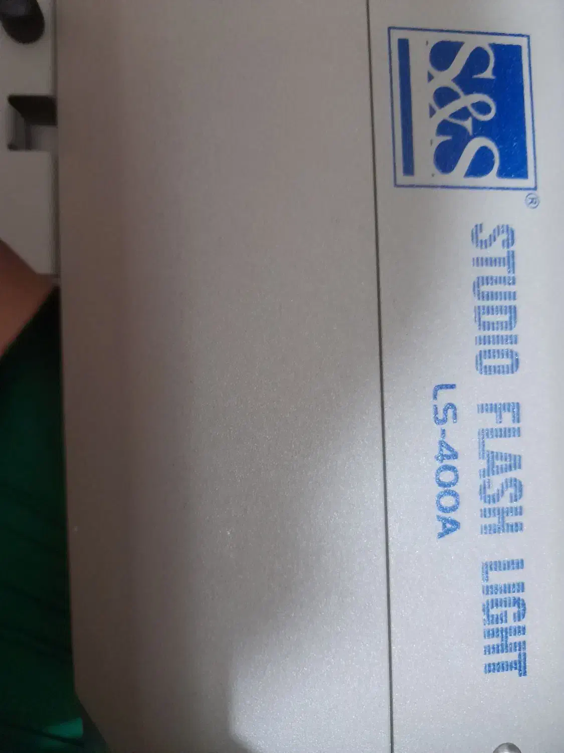 فلاش استودیویی مناسب برای شروع کار عکاسی|دوربین عکاسی و فیلمبرداری|یزد, |دیوار