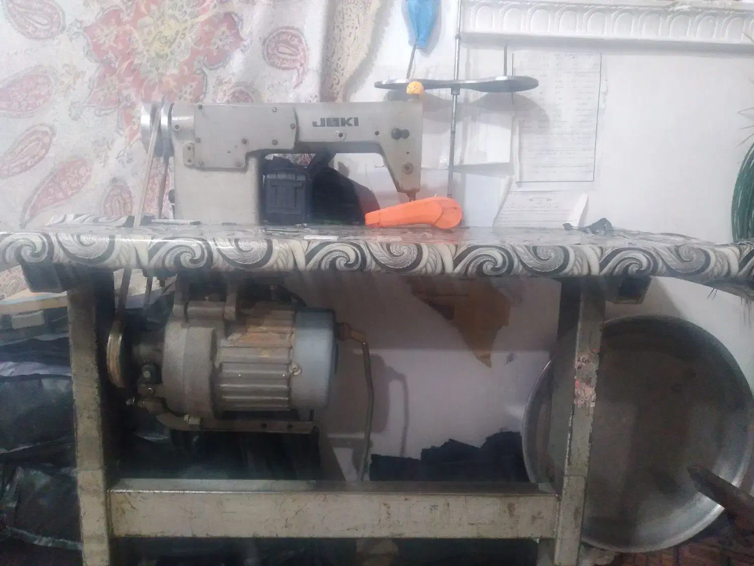 چرخ جوکی|چرخ خیاطی و ریسندگی|زبرخان, |دیوار