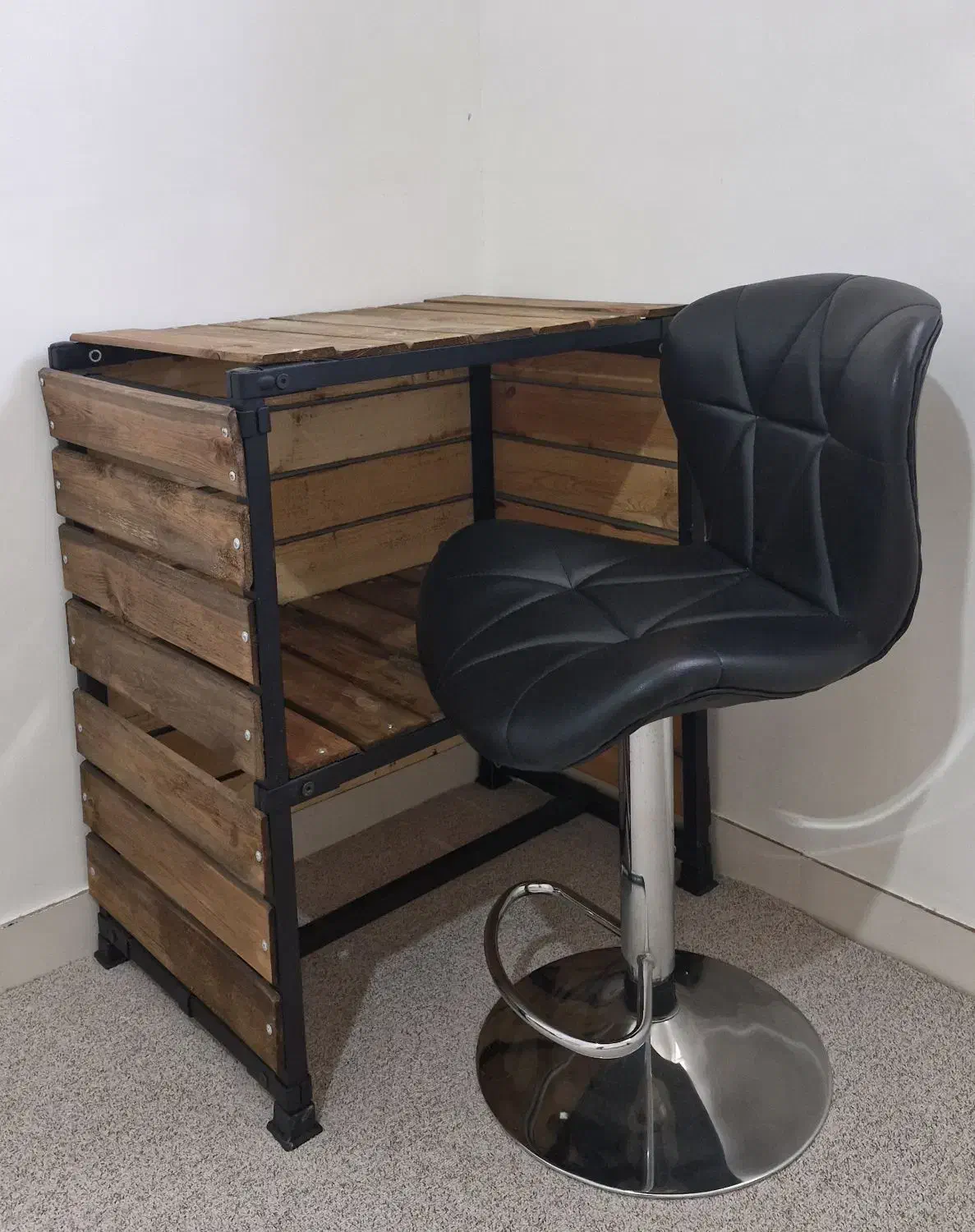 میز|مبلمان اداری|جم, |دیوار