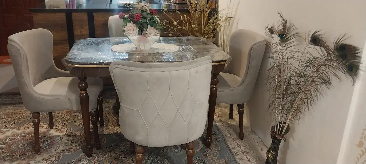 میز ناهارخوری ۴ نفره مخصوص جهیزیه..ست مبلمانشم هست|میز و صندلی غذاخوری|مشهد, ایثارگران|دیوار