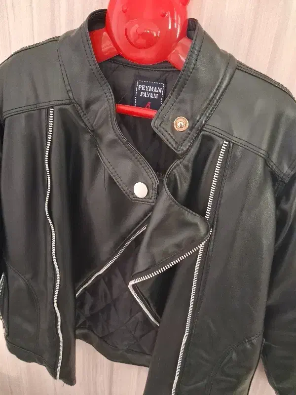 کاپشن چرم پسرانه  دوتا سایز  سایز۵ تا۸سال|کفش و لباس بچه|نیر (اردبیل), |دیوار